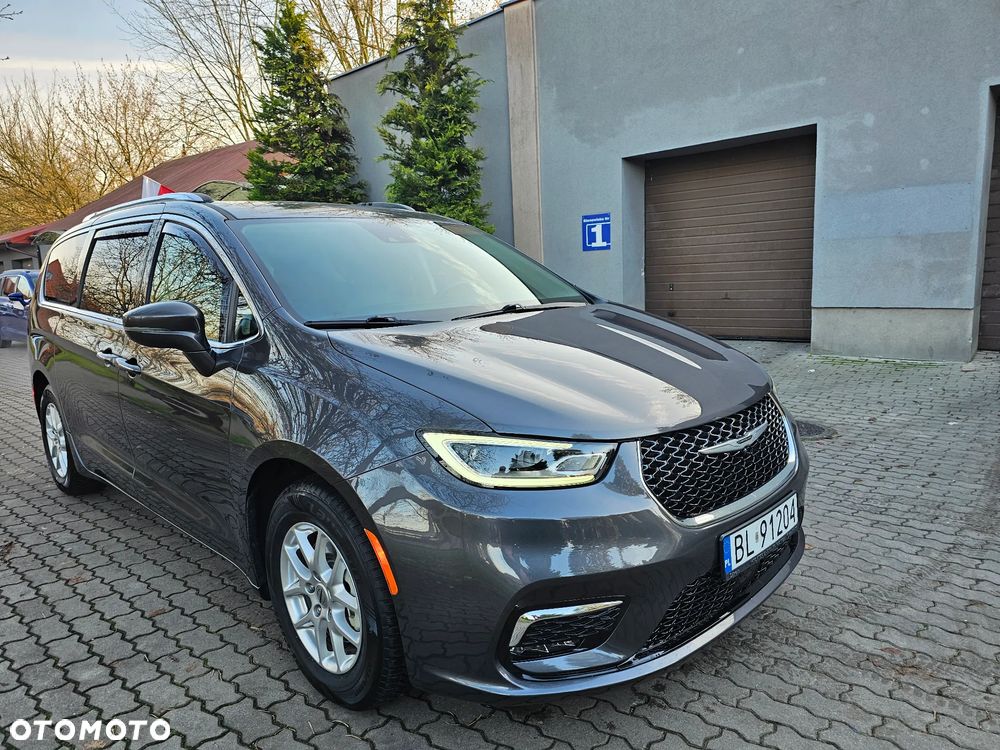 Chrysler Pacifica - 32