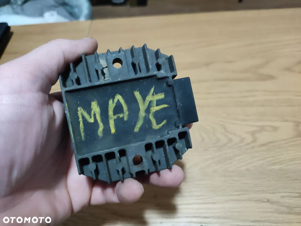 Regulator napięcia Yamaha Majesty - 3