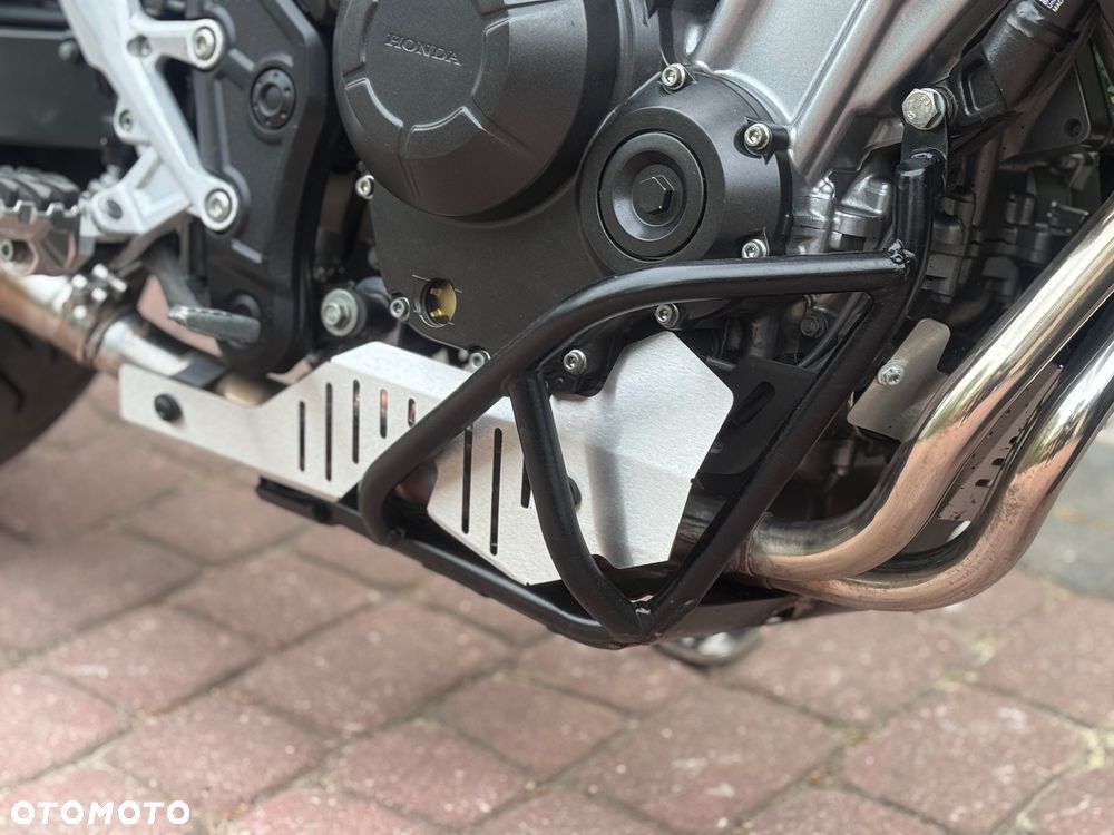 Honda CB - 23