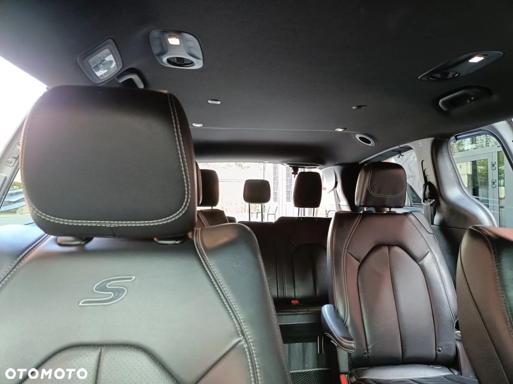 Chrysler Pacifica - 14