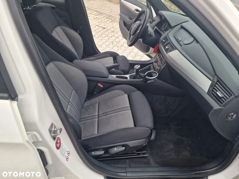 BMW X1 sDrive18d xLine - 26