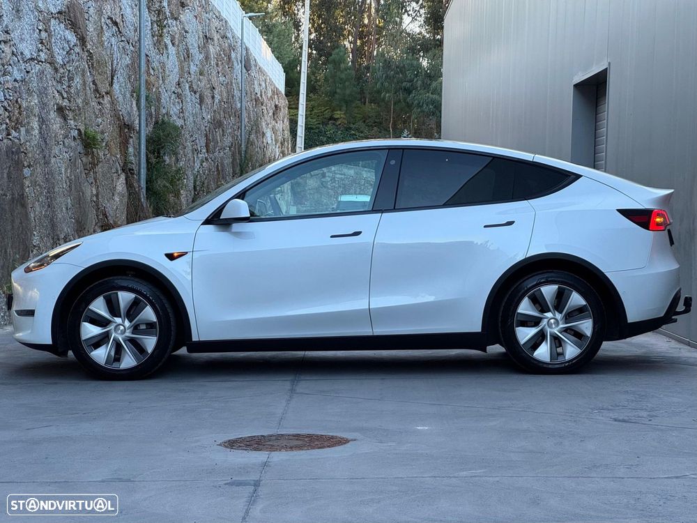 Tesla Model Y Long Range Dual Motor AWD - 22