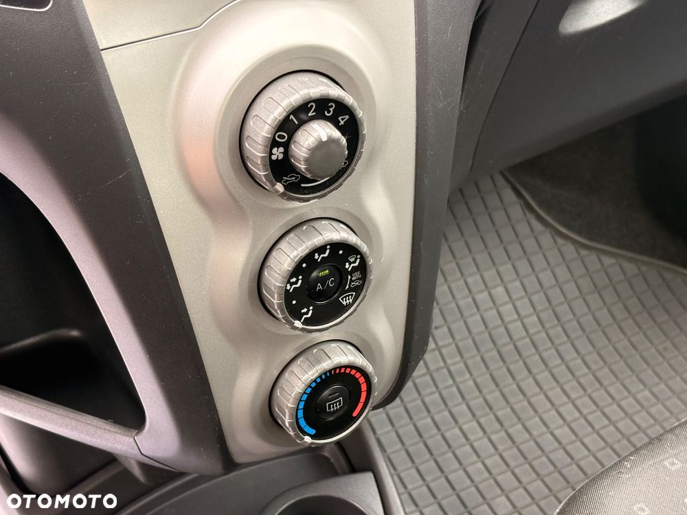 Toyota Yaris 1.3 Luna - 14