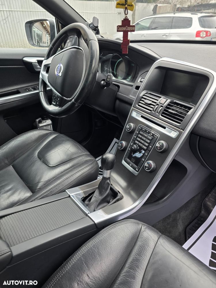 Volvo XC 60 D3 Start-Stop Momentum - 12