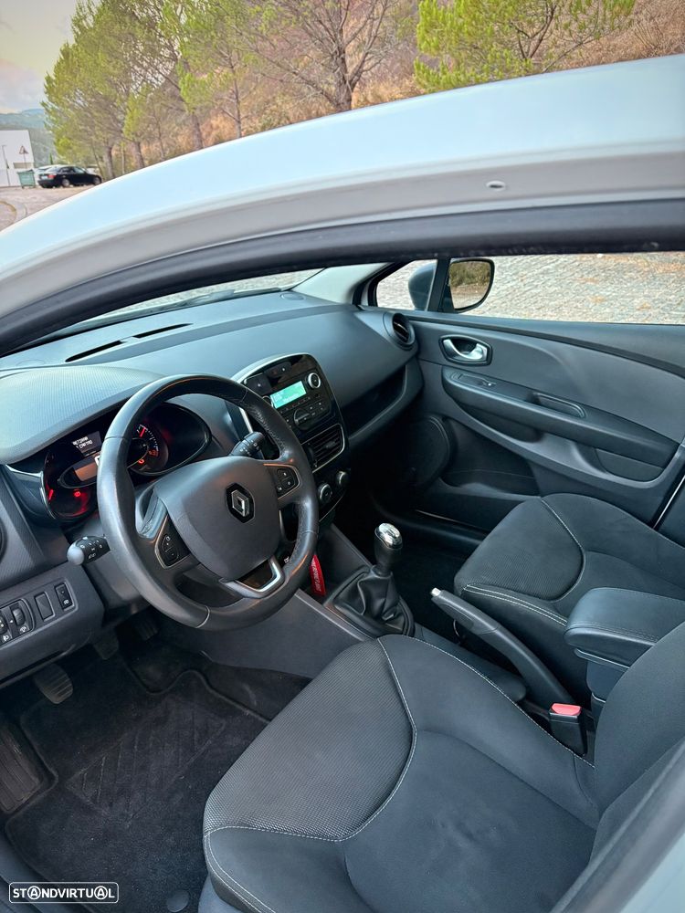 Renault Clio - 21