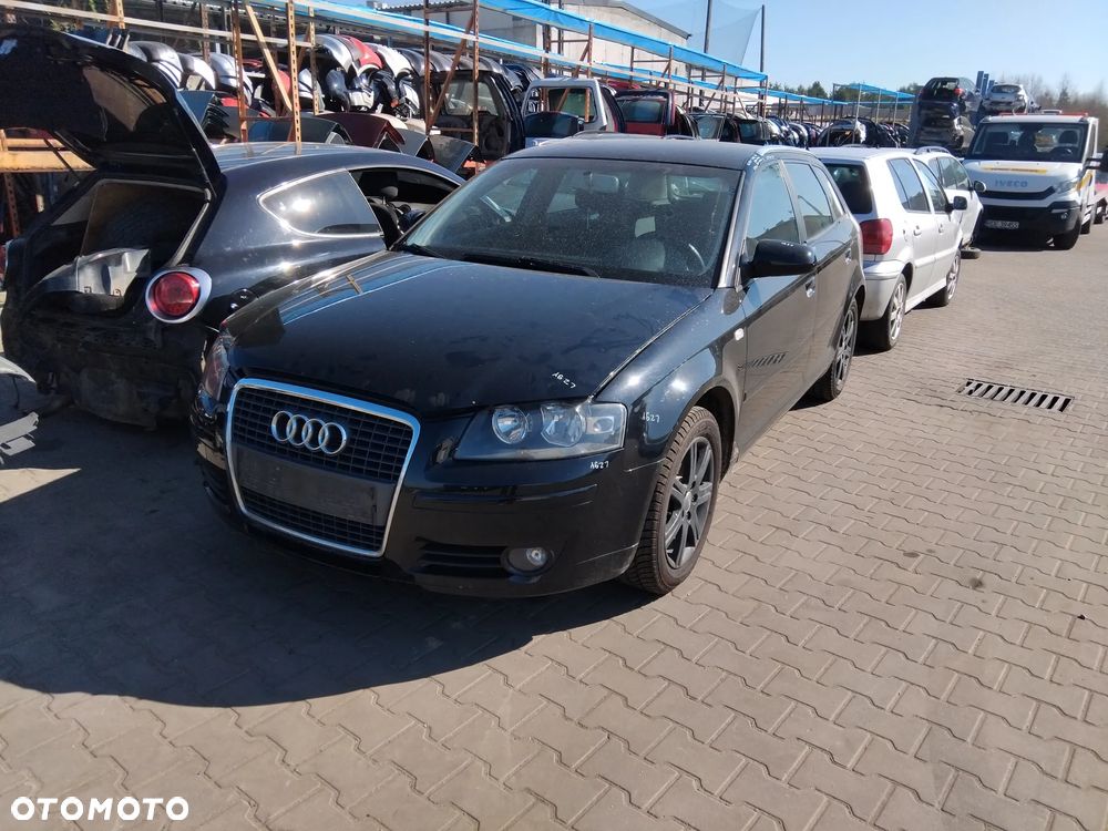 Audi A3 8P Lift 05- z silnikiem 2,0 BMM i skrzynią manualną 6 birgów JLU lakier kod LZ9Y - 1