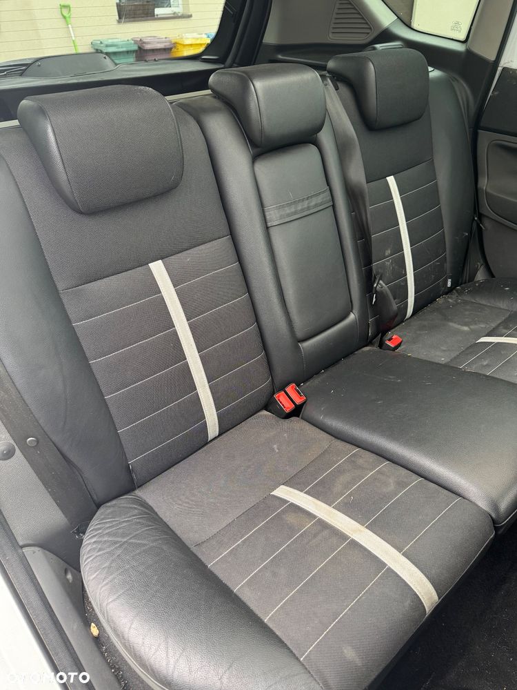 Ford Kuga 2.0 TDCi 4x4 Trend - 16