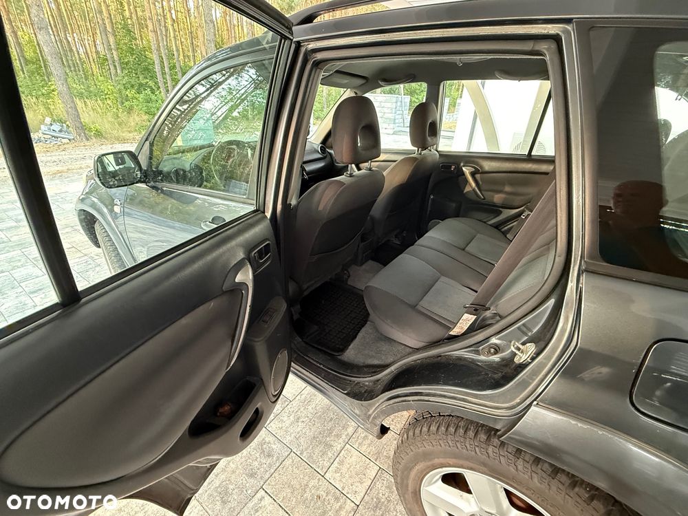 Toyota RAV4 2.0 D-4D 4x4 - 6