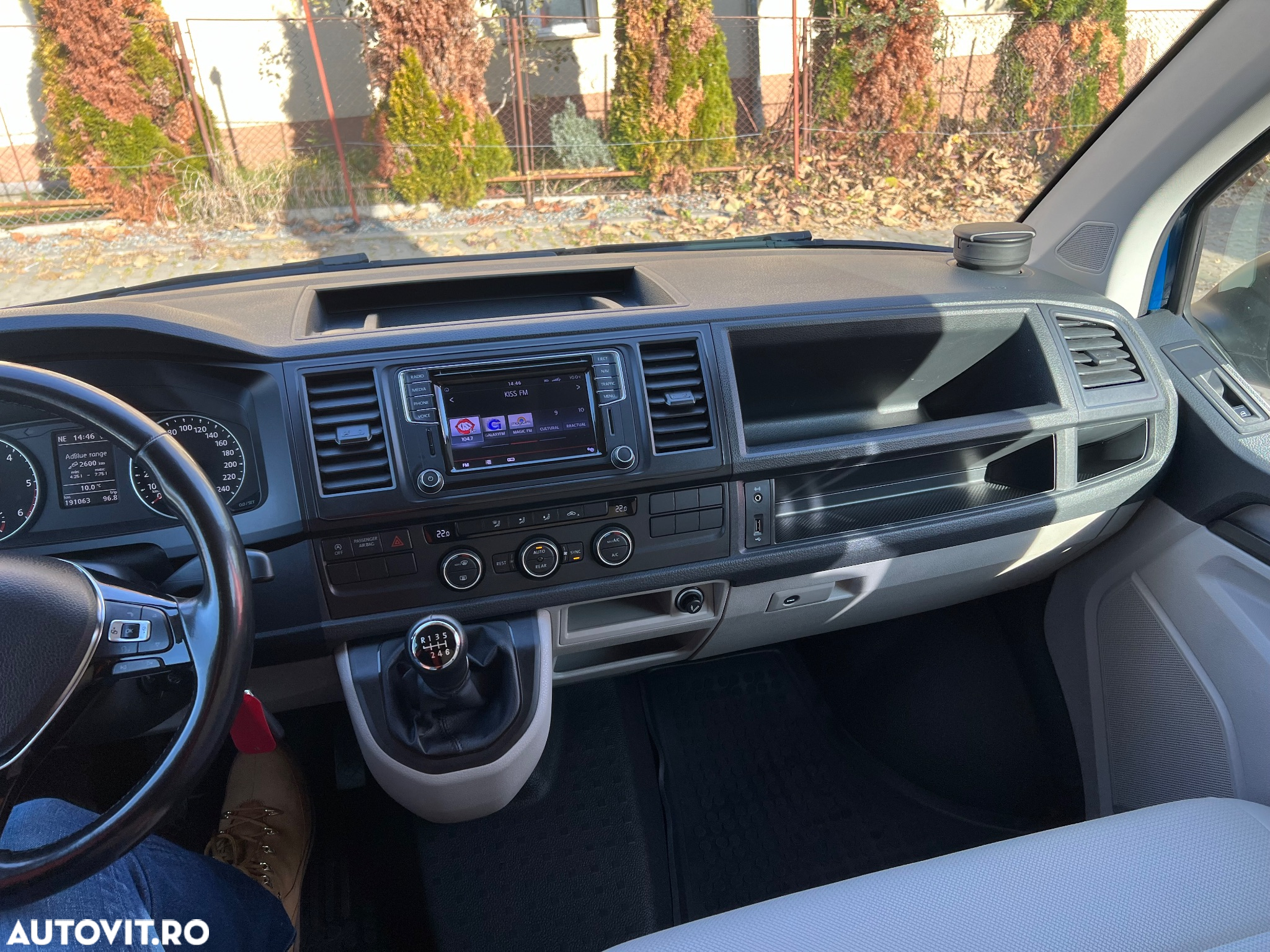 Volkswagen Caravelle - 20