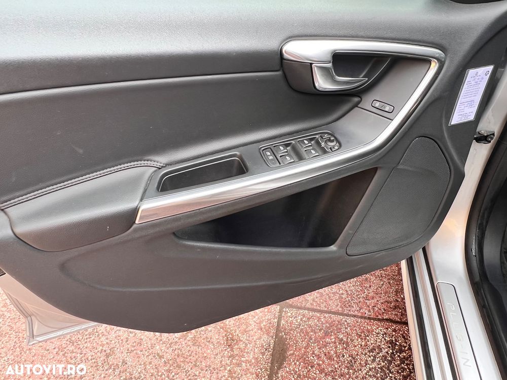 Volvo V60 D6 Plug-In-Hybrid AWD Geartronic Momentum - 12