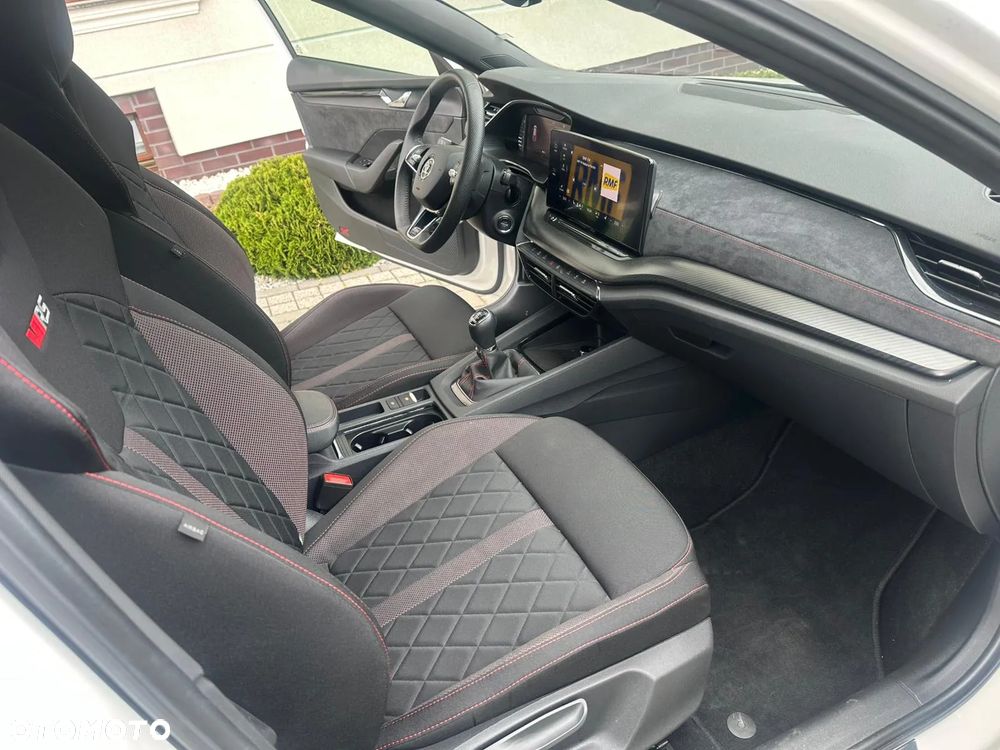 Skoda Octavia 2.0 TSI RS Plus - 17
