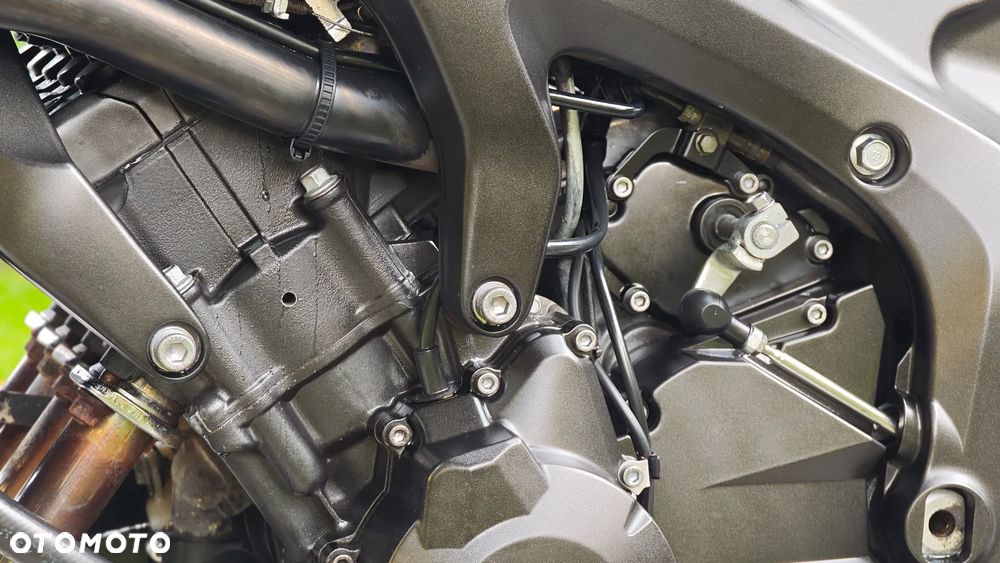 Yamaha FZ6 - 18