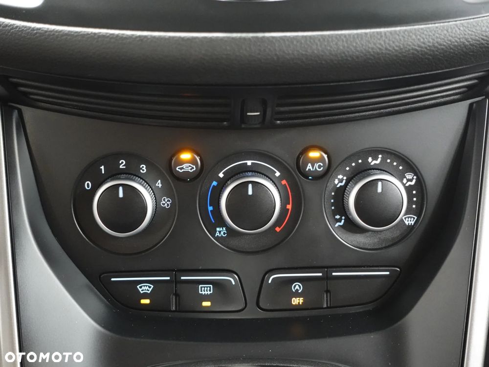 Ford Kuga - 34