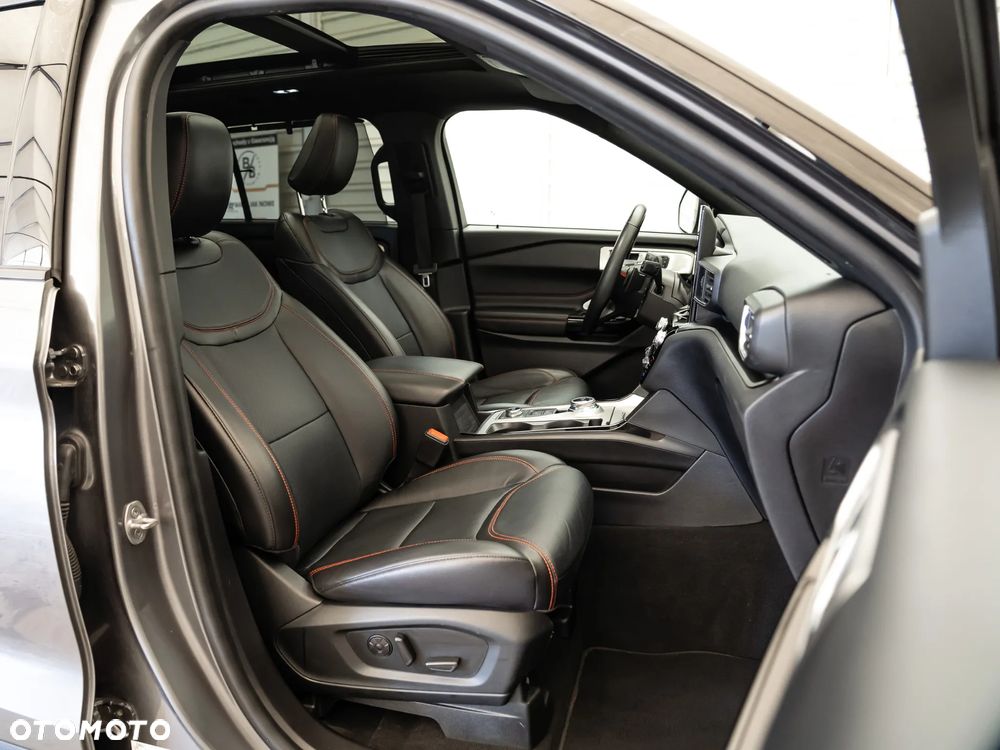 Ford Explorer - 17