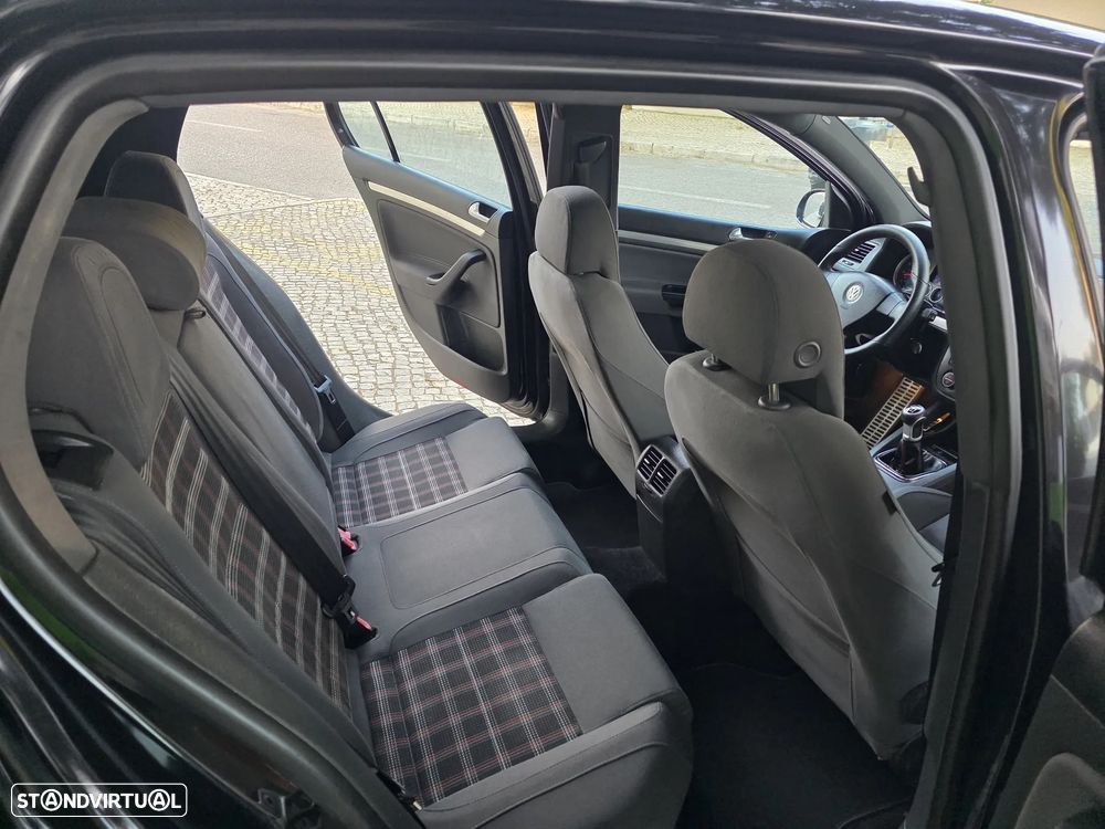 VW Golf - 11