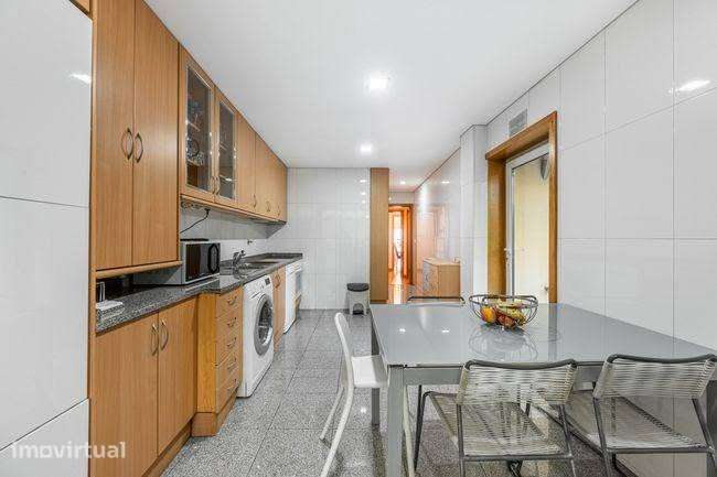 T3 (capacidade para 8 pessoas) com 166 m² e garagem em Guimarães - Grande imagem: 3/18