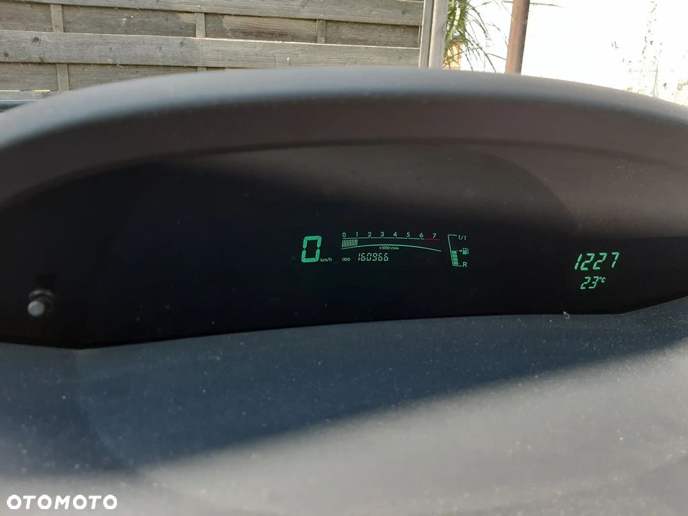Toyota Yaris 1.3 - 3
