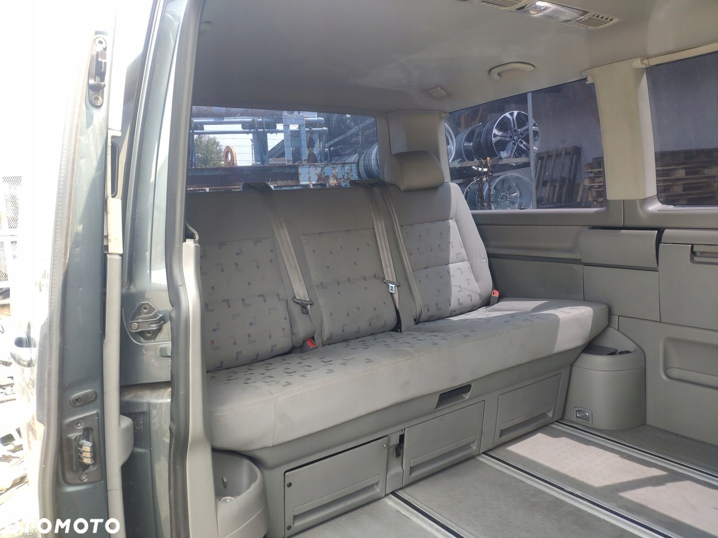 VW TRANSPORTER T5 MULTIVAN WNĘTRZE ŚRODEK KANAPA - 2