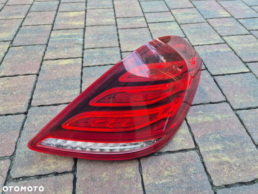 lampa prawy tyl mercedes w222
