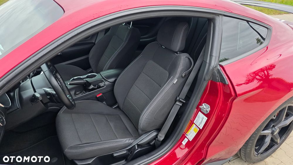 Ford Mustang 3.7 V6 Premium - 26