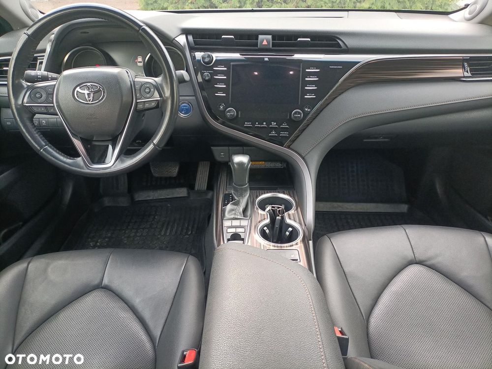 Toyota Camry 2.5 Hybrid Executive CVT - 9