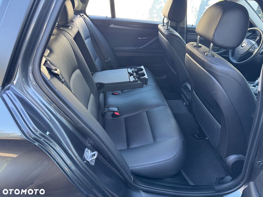 BMW Seria 5 520d Sport Line sport - 34