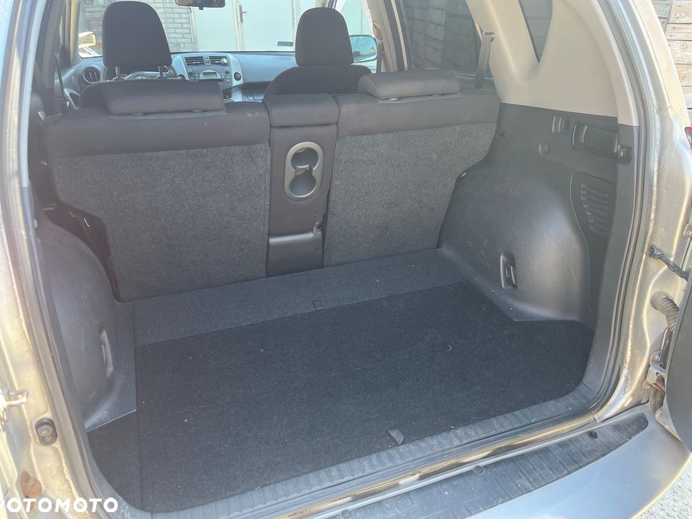 Toyota RAV4 2.2 D-4D 4x4 - 9