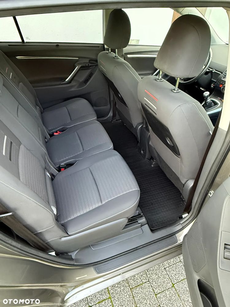 Toyota Verso - 21