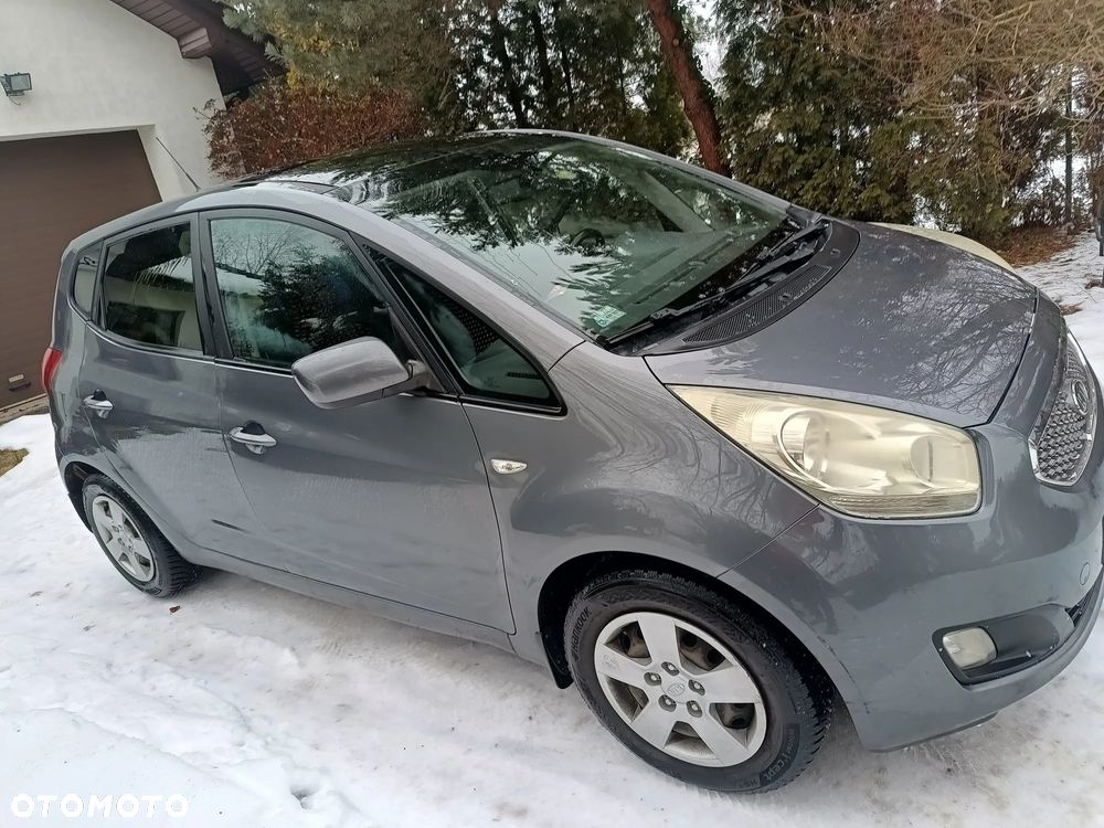 Kia Venga 1.6 L - 4
