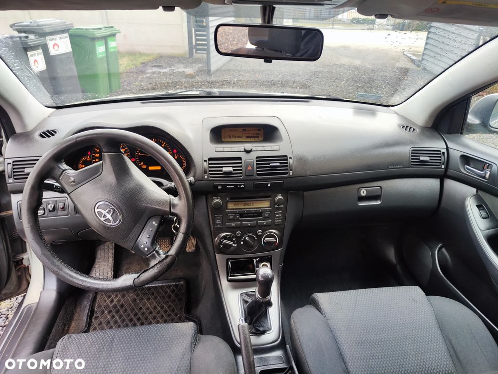 Toyota Avensis 2.0 D-4D Luna - 22
