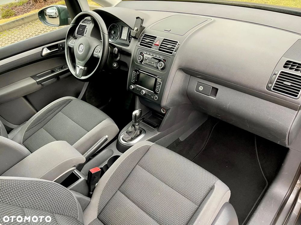 Volkswagen Touran 2.0 TDI DSG Highline - 26