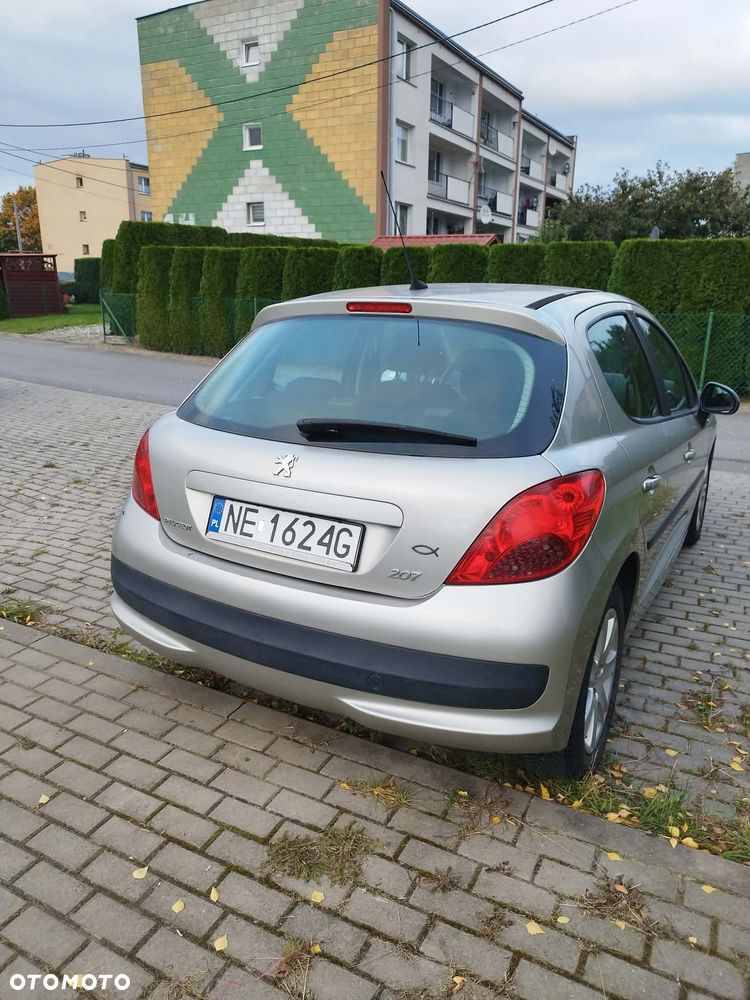 Peugeot 207 2009 photo 4