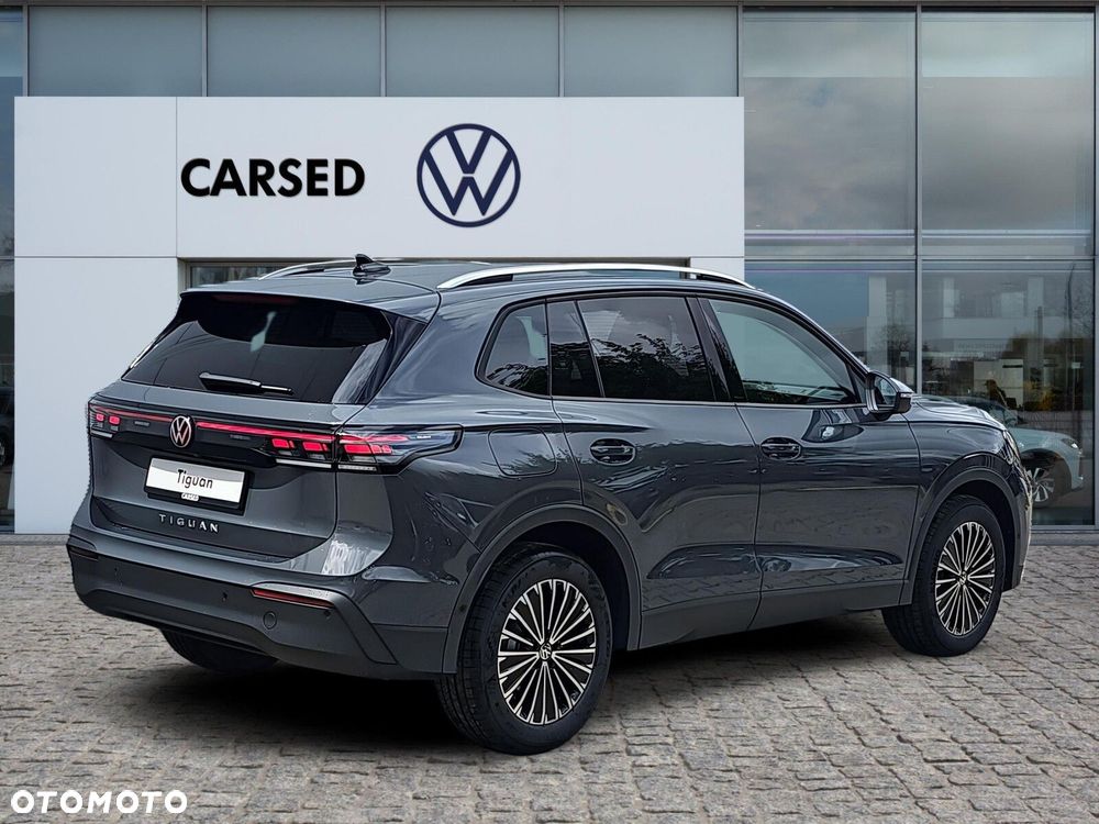 Volkswagen Tiguan - 8