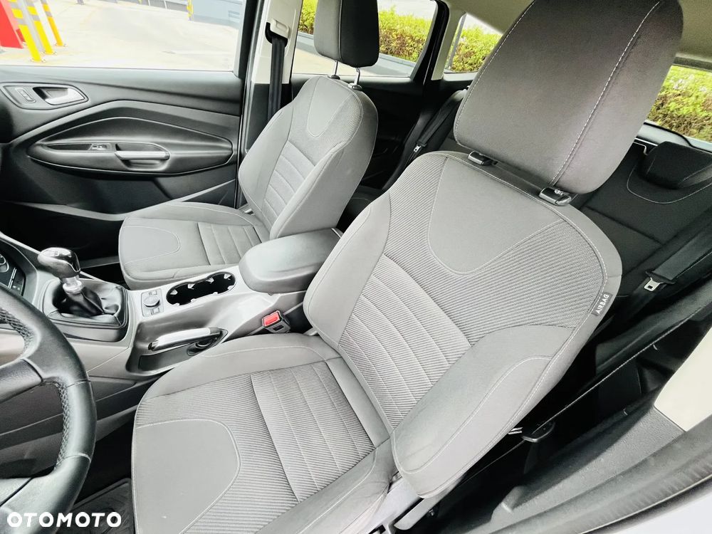 Ford Kuga 1.5 EcoBoost 2x4 Trend - 12
