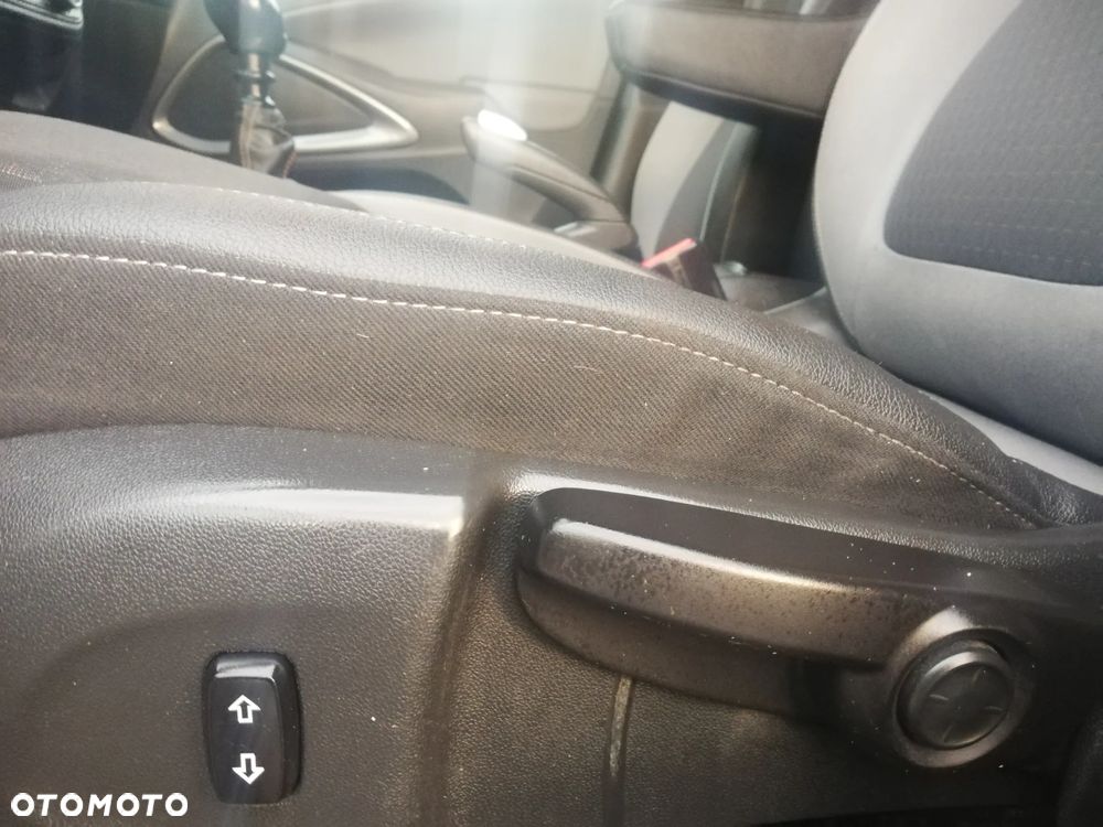 Opel Crossland X 1.5 CDTI Design Line S&S - 16