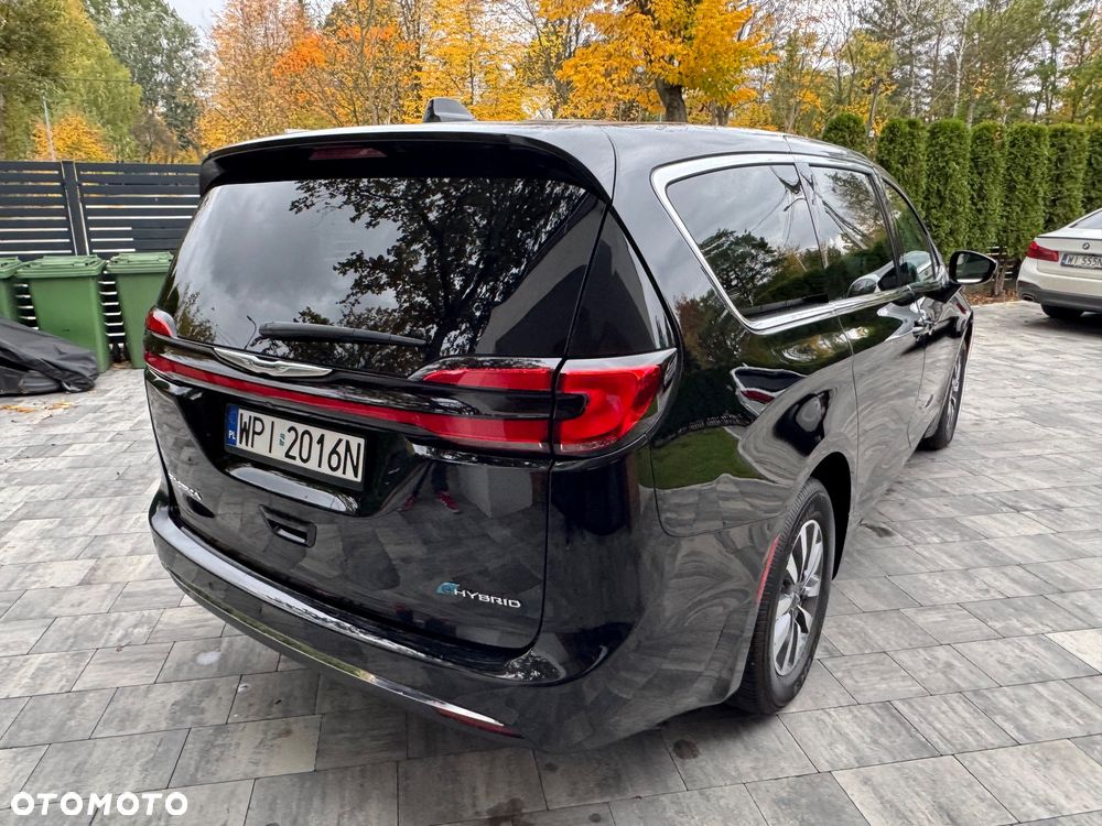 Chrysler Pacifica - 4