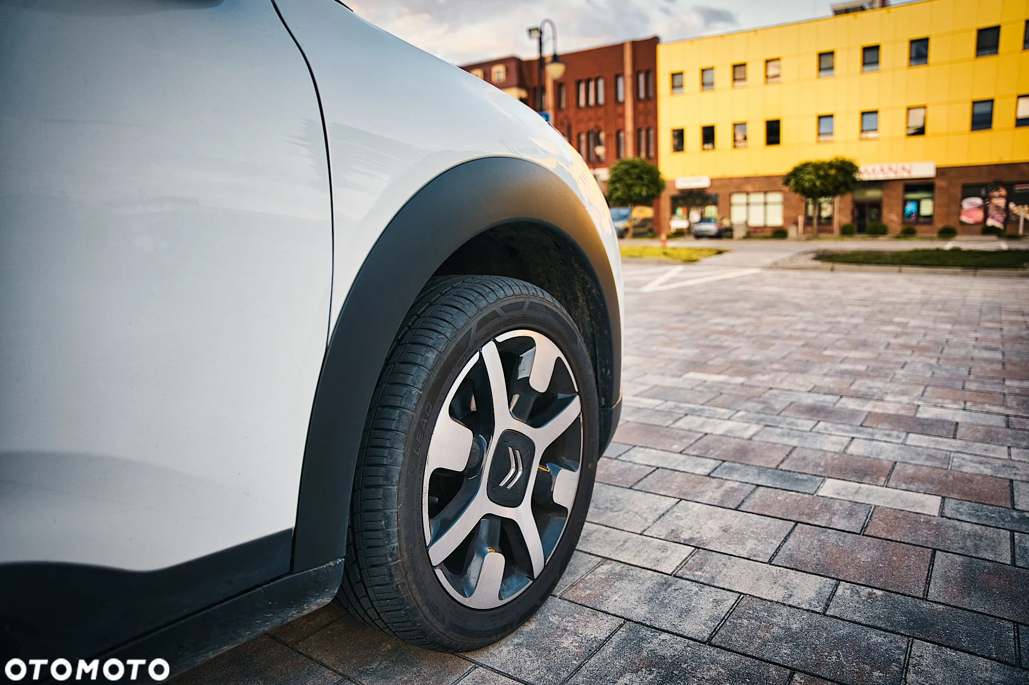 Citroën C4 Cactus 1.2 PureTech Feel Edition S&S - 11
