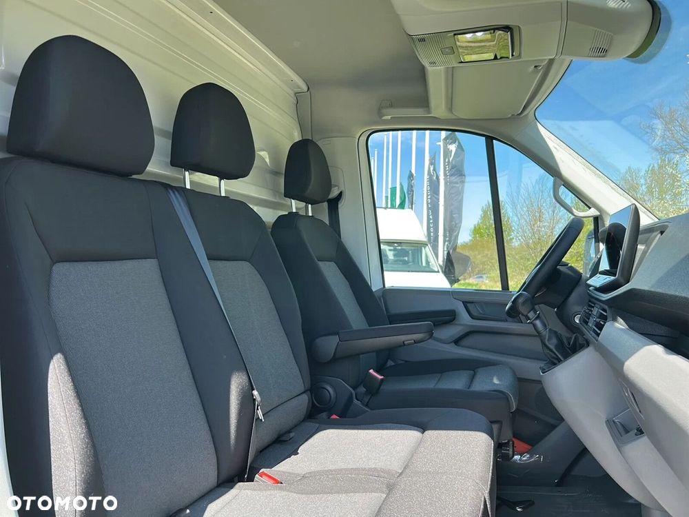 Volkswagen Crafter KONTENER MEBLOWY+WINDA/35 Podwozie z pojedynczą kabiną 2,0 l 163 KM manual r. o.: 4490 mm - 18