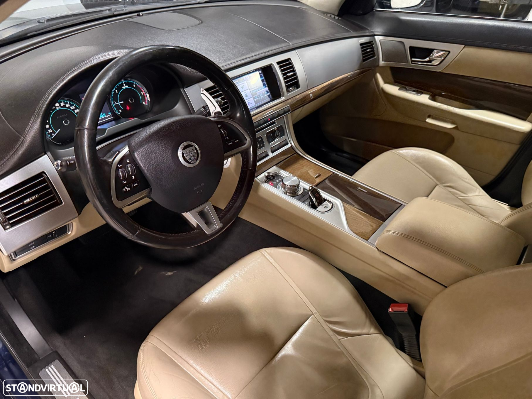 Jaguar XF 2.2 D Premium Luxury - 6