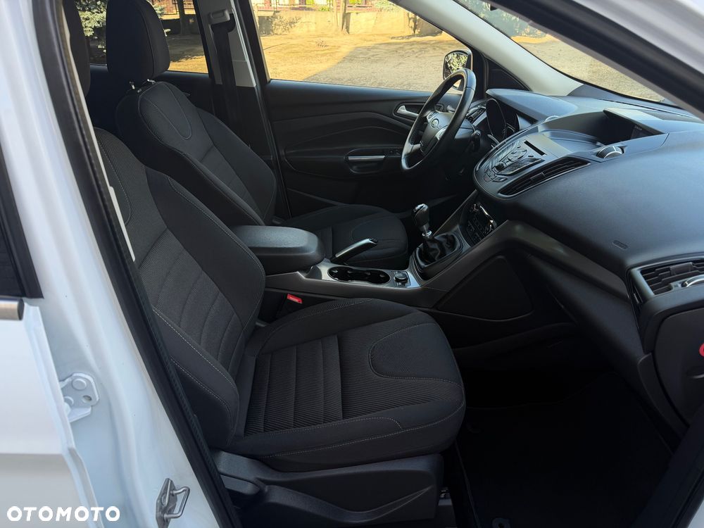 Ford Kuga 1.5 EcoBoost 2x4 Trend - 26