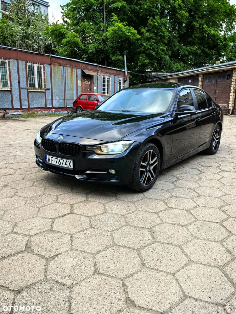 BMW Seria 3 328i xDrive Sport Line - 10