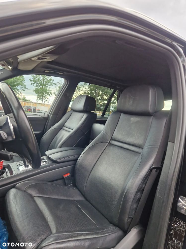 BMW X5 5.0i xDrive - 12