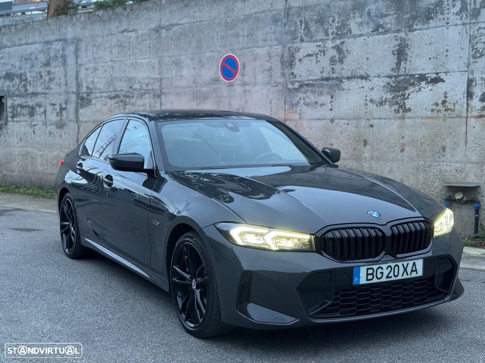 BMW 330 e Touring Pack 50 anos M Auto - 1