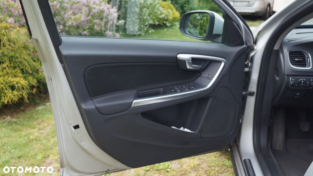 Volvo S60 T3 Momentum - 6