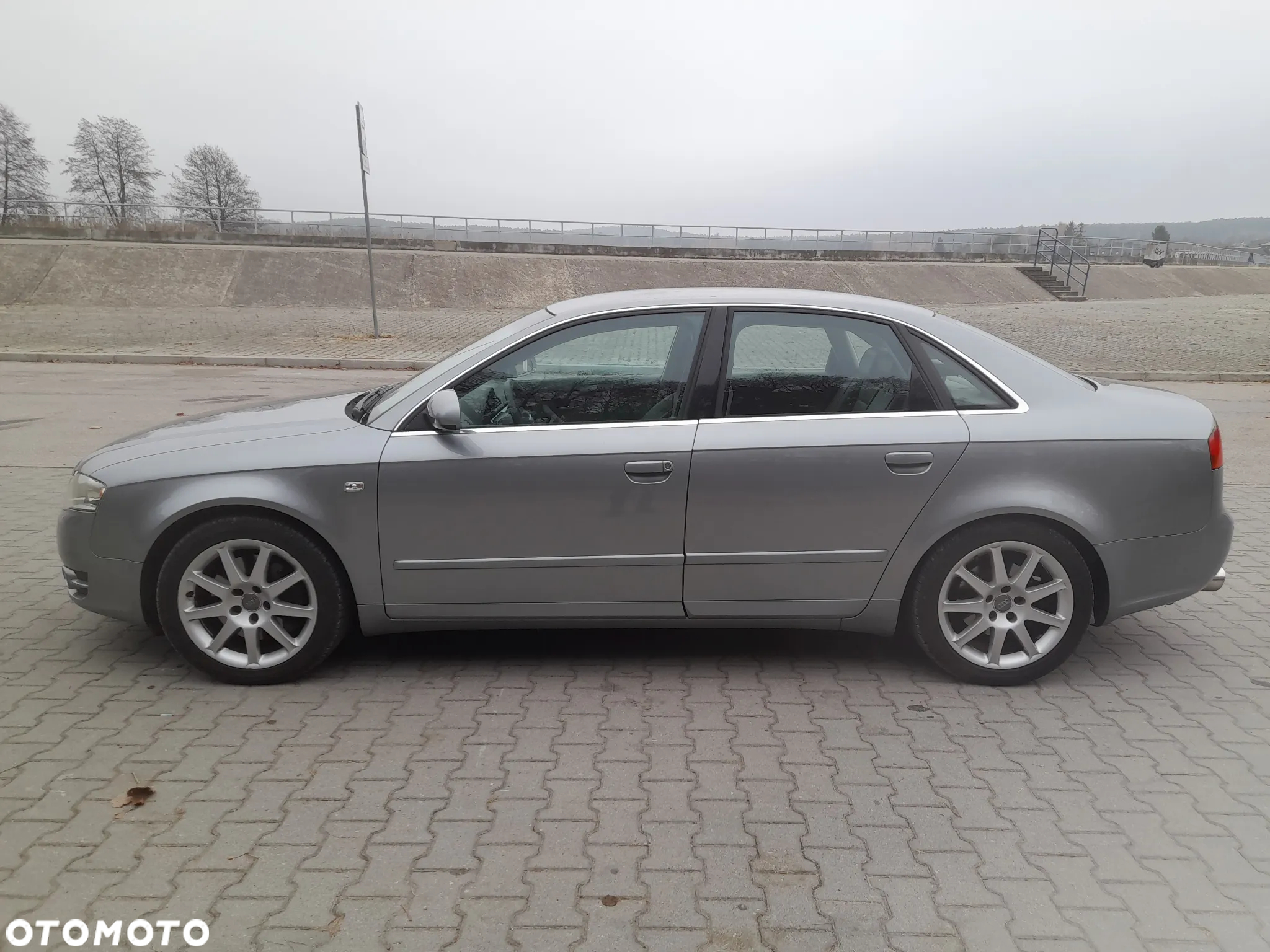Audi A4 1.8 T quattro - 24