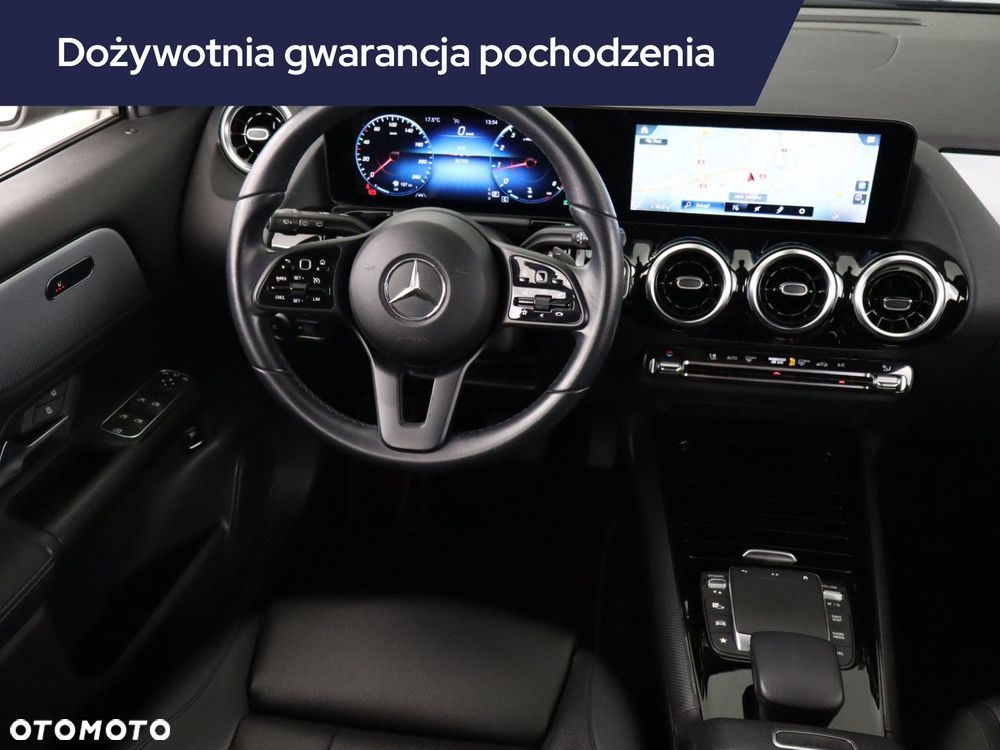 Mercedes-Benz GLA - 9