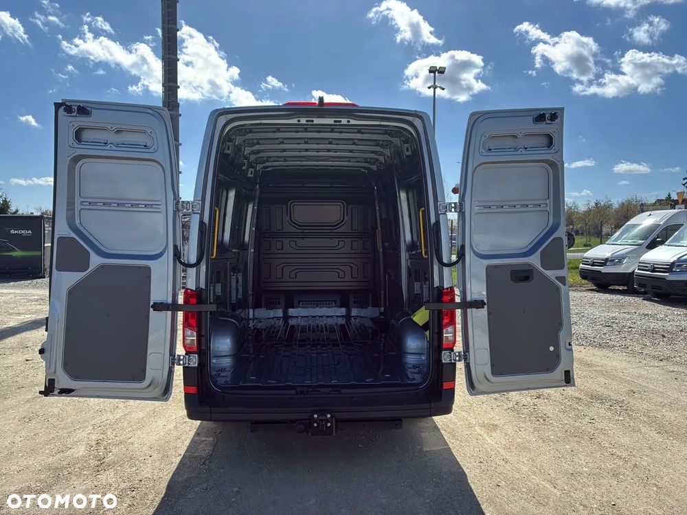 Volkswagen Crafter 35 Furgon, 2.0 TDI 177KM, Wysoki dach, r. o. 3640 - 12
