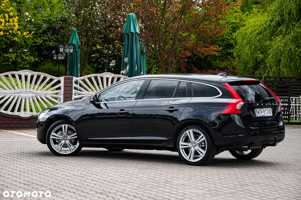 Volvo V60 D4 Geartronic Summum - 13