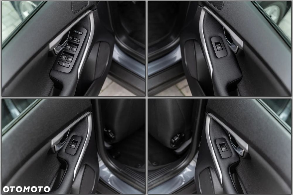 Volvo V40 Cross Country - 37