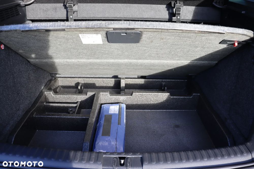 Volkswagen Tiguan - 33